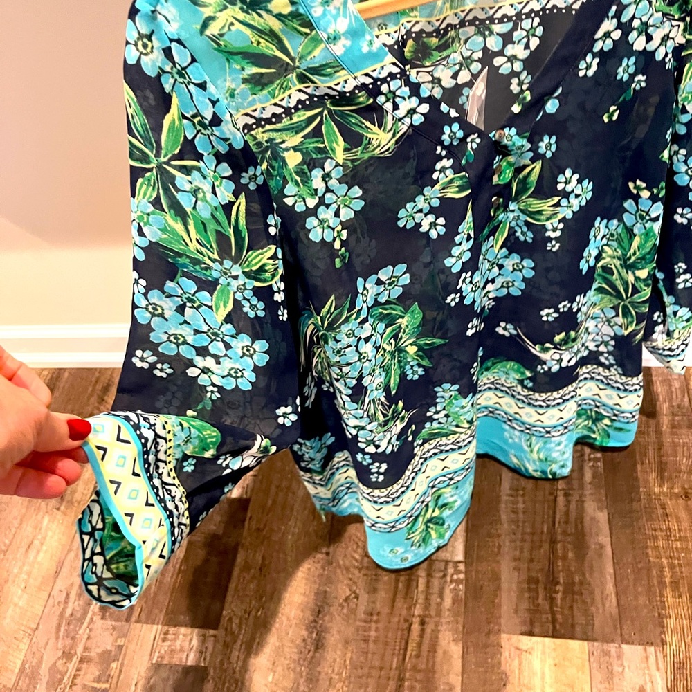 Sheer colorful. 3/4 sleeve blouse